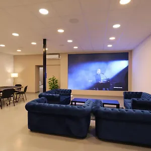 Loft 250m2 Avec Ecran Led Geant De 10m2 Appart hôtel Marseille